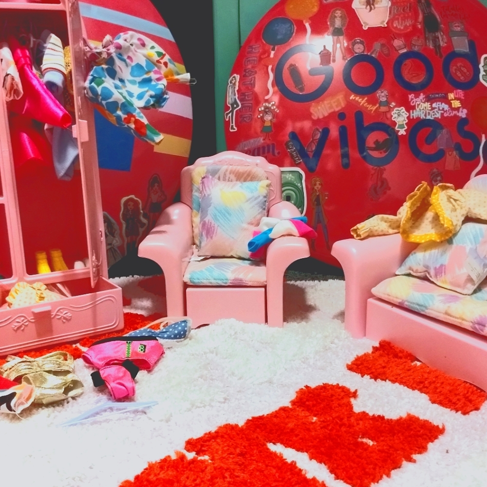 Vintage'87 Sweet Roses Barbie couch, chair, & armoire w accessories